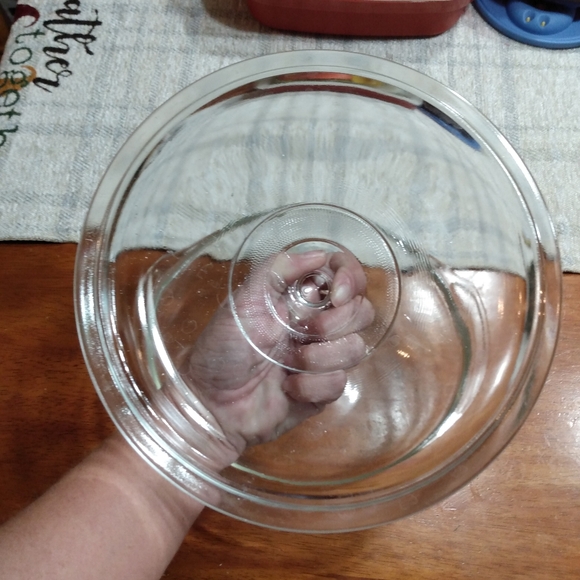 Glass Pyrex Casserole Dish with Lid - Picture 2 of 5